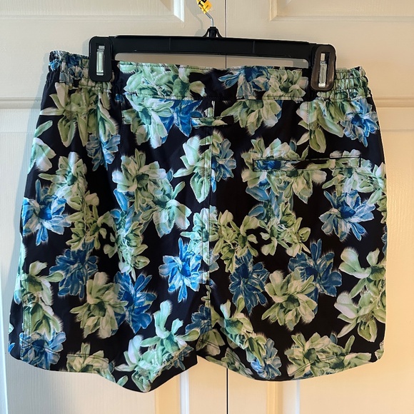 NWOT Good Man Brand Havana Floral Swim Trunks - Size Small - Picture 2 of 9